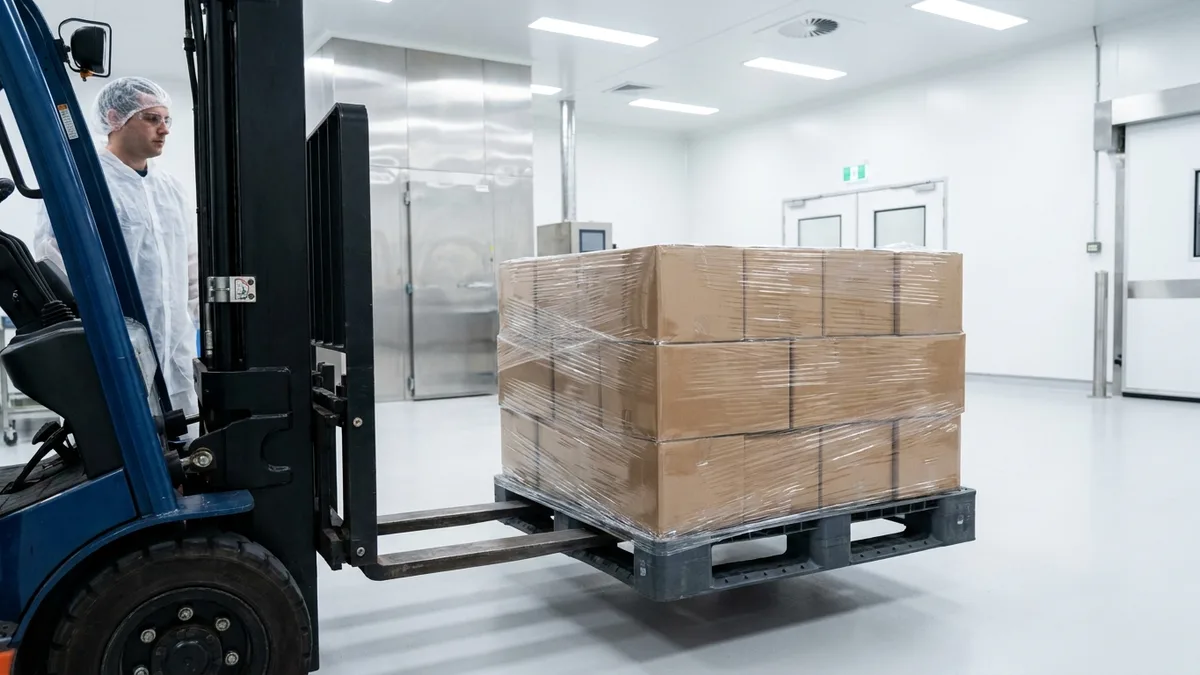 Heavy Duty Euro Plastic Pallet in use